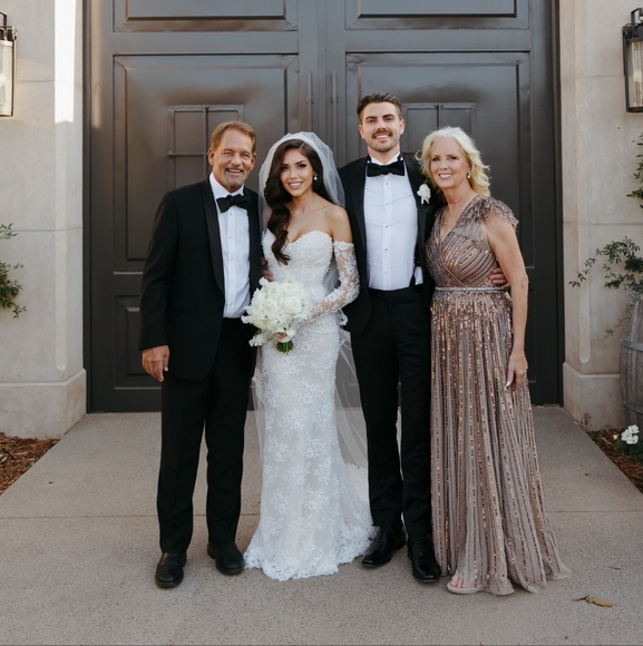 Welcome to Kristi's closet - Picture 8 of 8